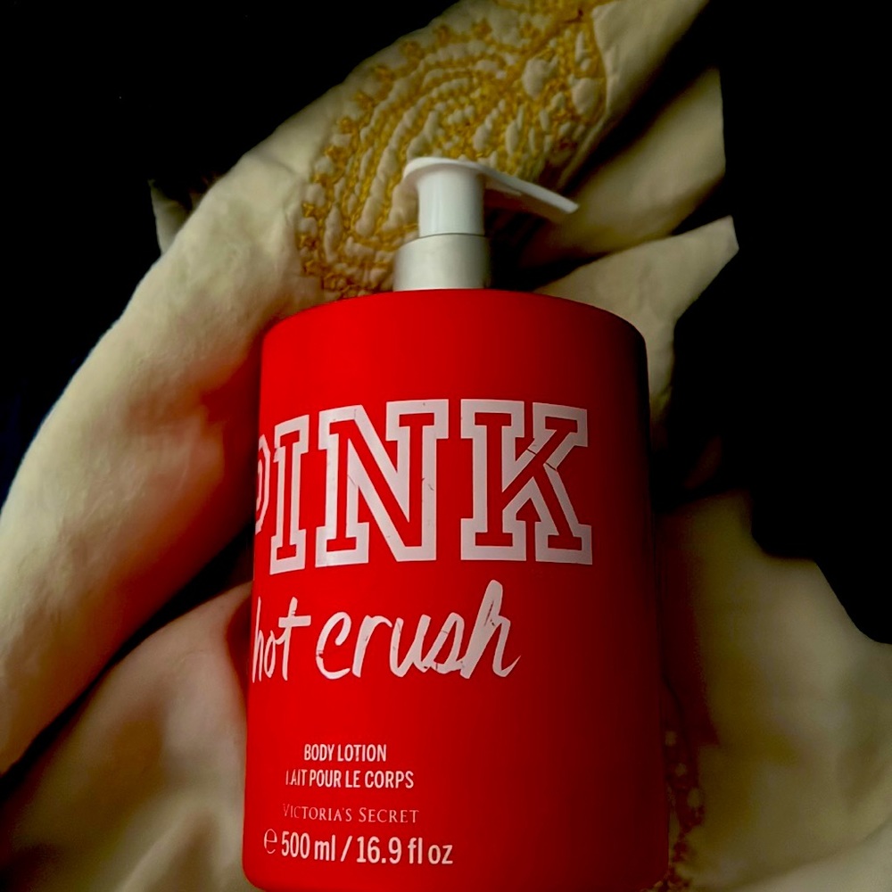 New! Victoria’s Secret PINK hot crush lotion